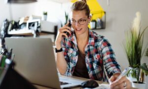 a team manager taking advantage of the benefits of remote work while maximizing productivity for the business.
